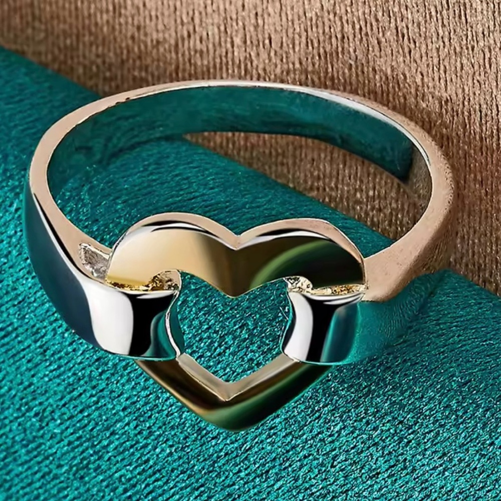 Elegant Heart-Shaped Silver and Gold Ring
